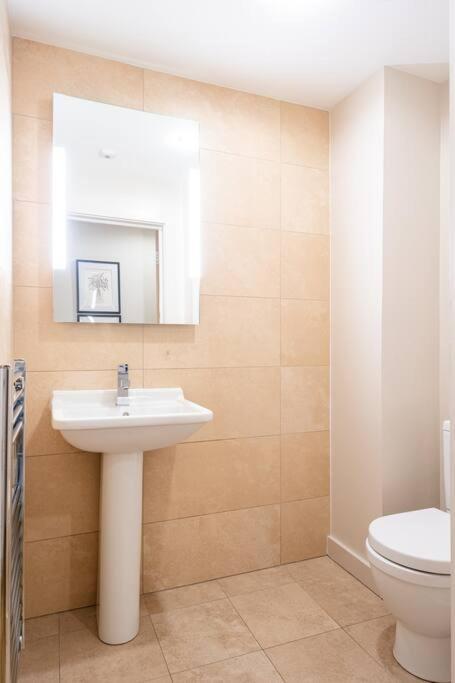 Stunning 2 Bedroom Apartment In Converted Chapel Bath Exteriör bild